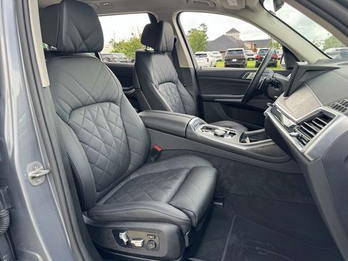 Used 2025 BMW X7 xDrive40i AWD/4WD image 12