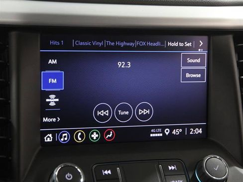 Used 2023 GMC Acadia SLE image 10