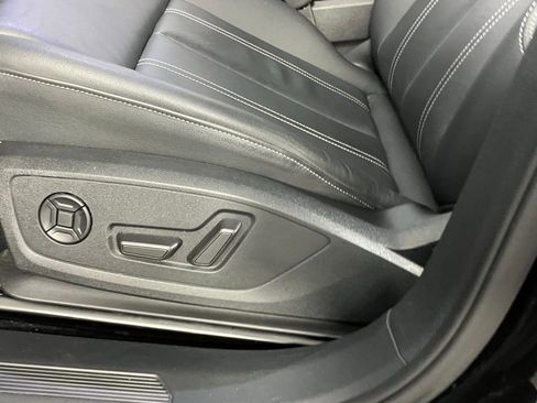 Used 2023 Audi Q4 e-tron Prestige image 17