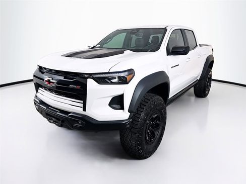 Used 2024 Chevrolet Colorado ZR2 w/ ZR2 Bison Edition image 3