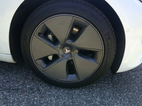 Used 2021 Tesla Model 3 Long Range image 29