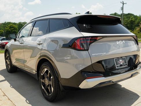 Used 2026 Kia Sportage SX FWD image 4