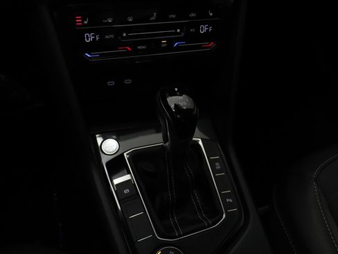 Used 2025 Volkswagen Taos SE image 10