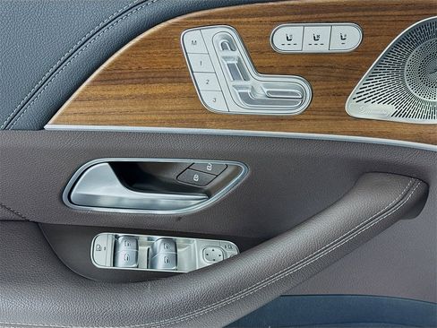 Used 2023 Mercedes-Benz GLE 450 4MATIC image 11