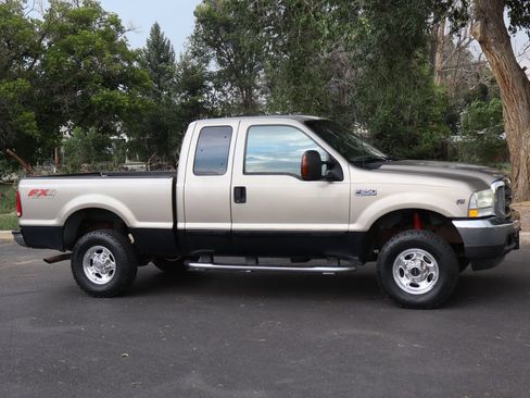 Used 2003 Ford F250 XL AWD/4WD image 2
