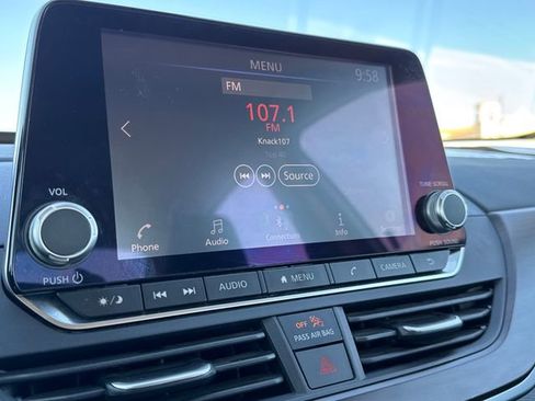 Used 2023 Nissan Altima 2.5 SV image 19