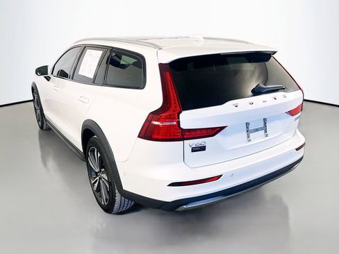 Used 2023 Volvo V60 B5 Cross Country Plus AWD/4WD image 6