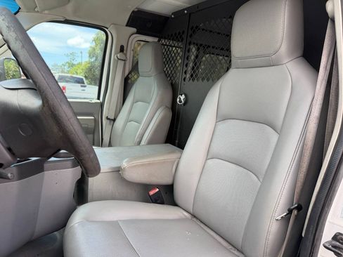 Used 2009 Ford E-350 and Econoline 350 Extended Super Duty RWD image 5