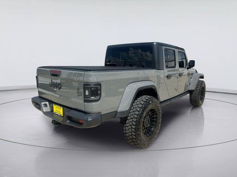 Used 2023 Jeep Gladiator Sport AWD/4WD image 3