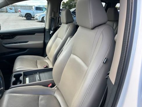 Used 2018 Honda Odyssey Elite image 16