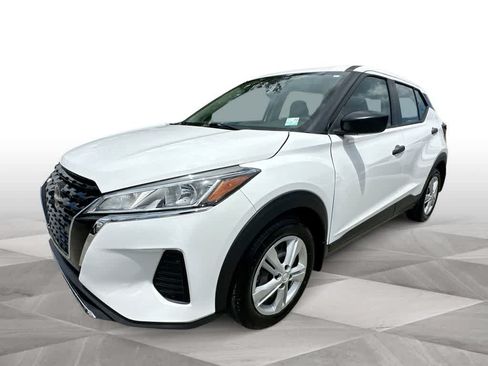 Used 2024 Nissan Kicks S FWD image 4