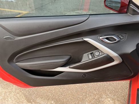 Used 2021 Chevrolet Camaro LT image 25