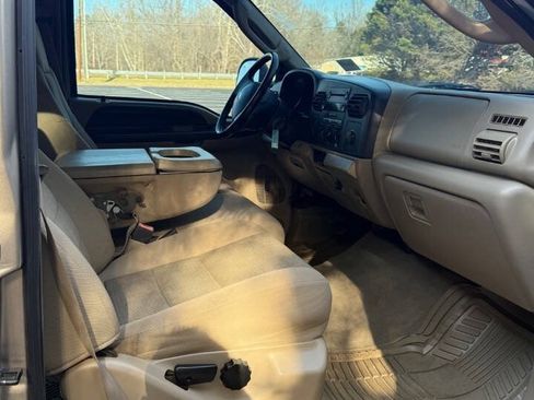 Used 2005 Ford F250 XLT AWD/4WD image 13