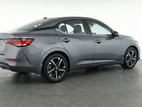 Used 2025 Nissan Sentra SV image 9