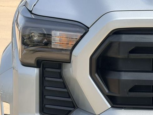 Used 2024 Toyota Tacoma SR5 AWD/4WD image 4
