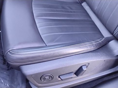 Certified 2022 Audi e-tron Premium w/ Convenience Plus Package image 17