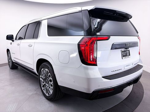 Used 2023 GMC Yukon XL Denali Ultimate AWD/4WD image 18