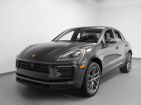 Used 2025 Porsche Macan image 6