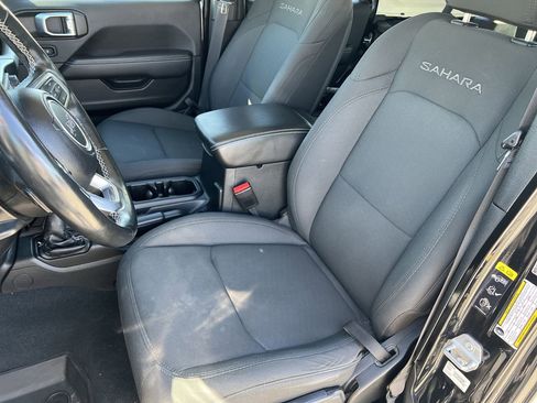 Used 2022 Jeep Wrangler Unlimited Sahara w/ Dual Top Group image 22