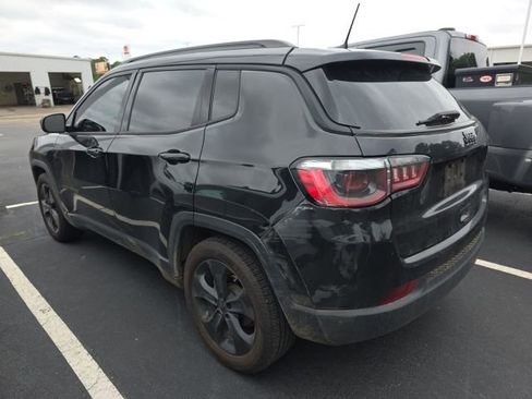 Used 2021 Jeep Compass Latitude FWD image 4