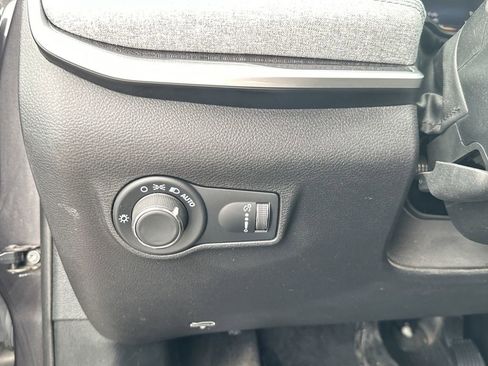 Used 2023 Jeep Compass Sport AWD/4WD image 17