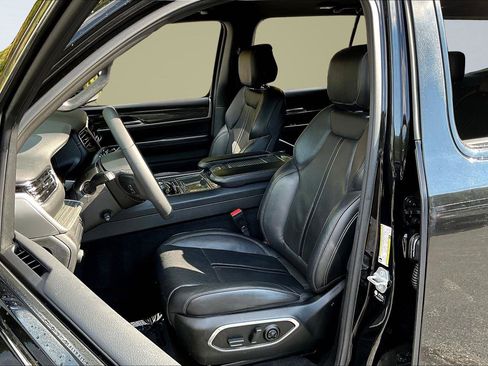 Used 2022 Jeep Wagoneer Series II image 25