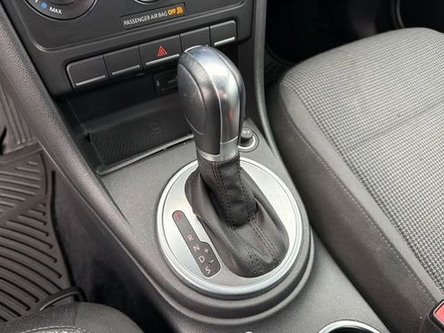 Used 2019 Volkswagen Beetle 2.0T S image 21