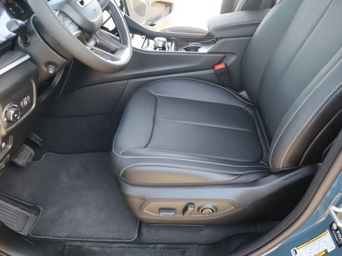 New 2026 Jeep Grand Cherokee Limited AWD/4WD image 12