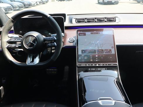 Used 2024 Mercedes-Benz S 63 AMG S w/ Carbon Fiber Exterior Package image 22