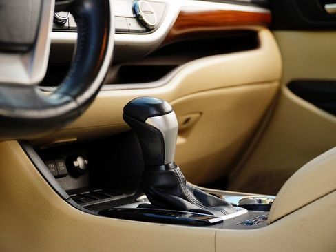 Used 2017 Toyota Highlander Limited image 13