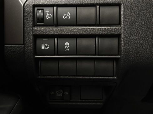 Used 2025 Toyota Tacoma SR5 w/ SR5 Upgrade Package image 25