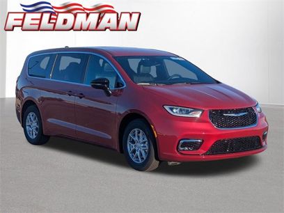 New 2026 Chrysler Pacifica Select