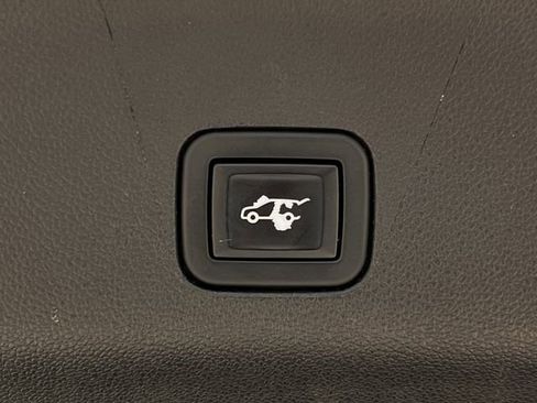 Certified 2021 Cadillac Escalade Sport image 33