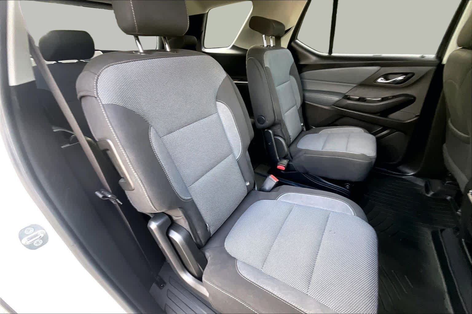 Used 2018 Chevrolet Traverse LT FWD image 34