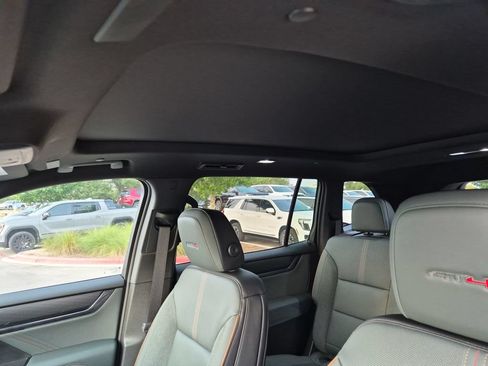 New 2026 GMC Acadia AT4 w/ Luxury Package AWD/4WD image 32