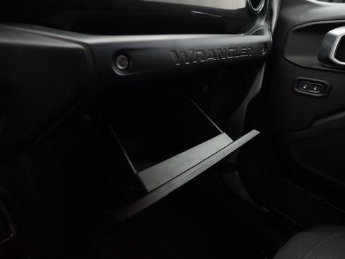 Used 2023 Jeep Wrangler Sport image 29