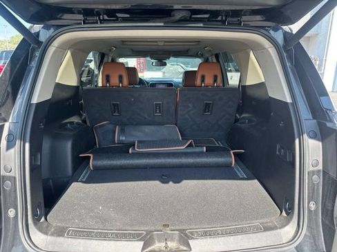 Used 2017 GMC Acadia SLT AWD/4WD image 9