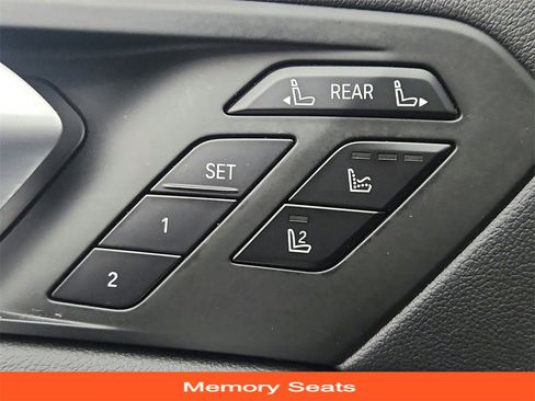 Used 2020 BMW X7 M50i image 41