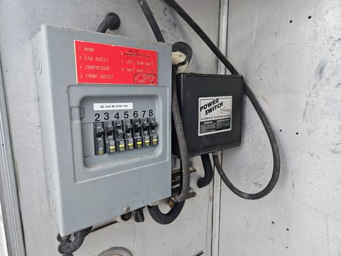 Used 2000 Ford F350 2WD Regular Cab DRW Super Duty image 34