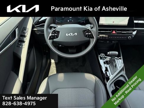 New 2026 Kia Niro EX FWD image 25