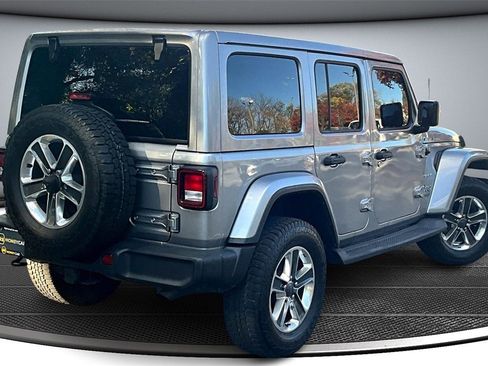 Used 2018 Jeep Wrangler Unlimited Sahara w/ Dual Top Group image 6