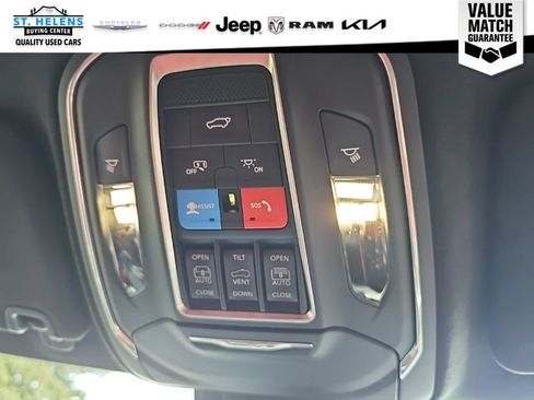Used 2024 Jeep Wagoneer Launch Edition AWD/4WD image 24