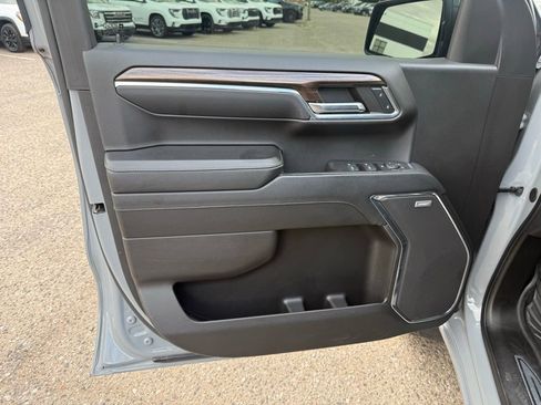 Used 2024 Chevrolet Silverado 1500 LT Trail Boss w/ LT Trail Boss Premium Package image 9