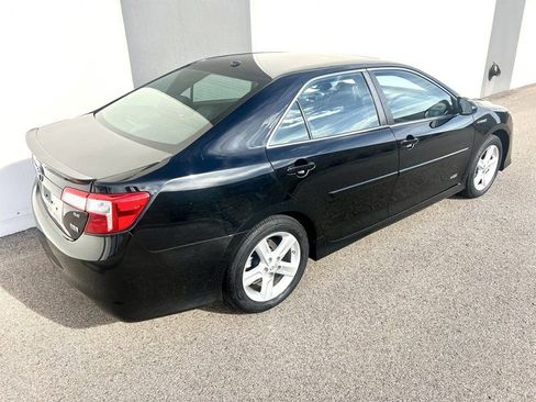Used 2014 Toyota Camry SE w/ Moonroof Package image 22