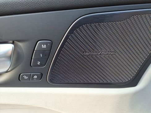 New 2026 Volvo XC60 B5 Ultra w/ Protection Package Premier image 14