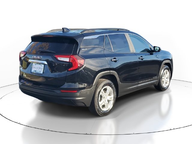 Used 2022 GMC Terrain SLE w/ Driver Convenience Package FWD image 4