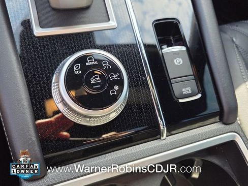 Used 2023 Mitsubishi Outlander SEL image 25