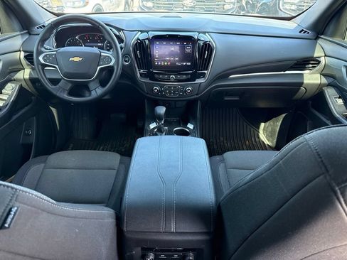 Used 2023 Chevrolet Traverse LT FWD image 11