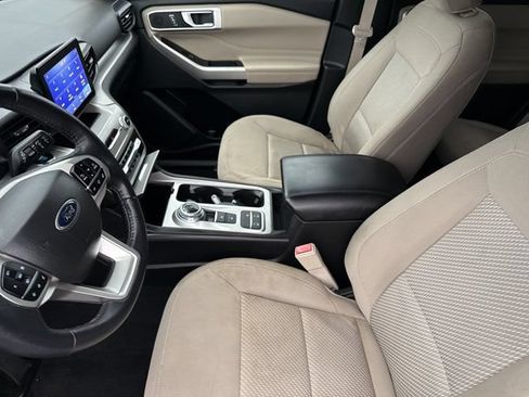 Used 2022 Ford Explorer XLT RWD image 11
