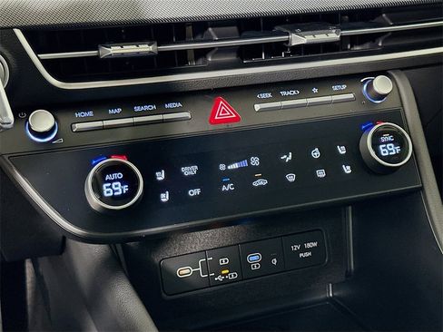 New 2025 Hyundai Sonata Limited image 11
